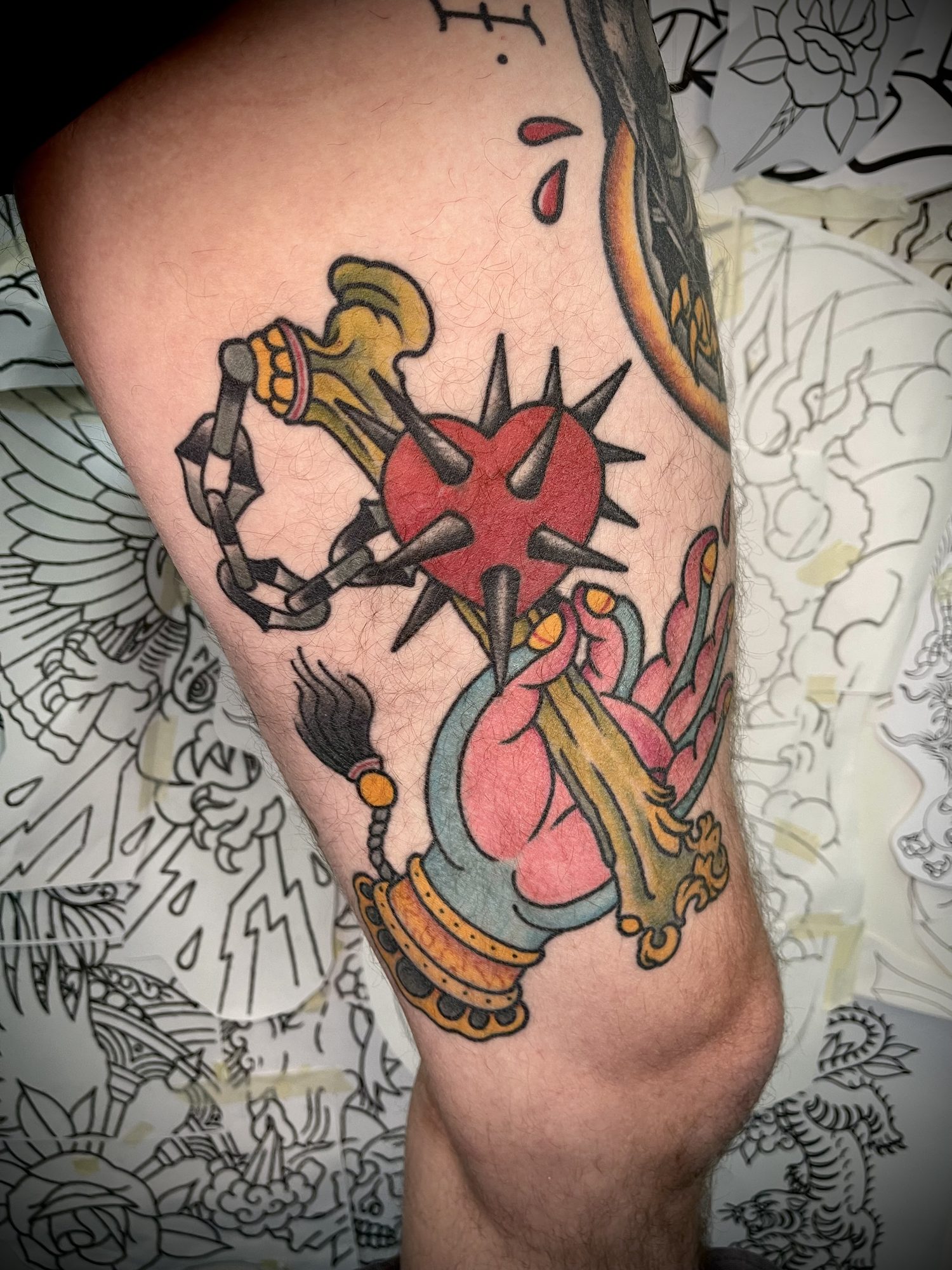 Hand mit Morgenstern am Oberarm, Japanisches Tattoo von Salle bei Eine Liebe Tätowiergeschäft in Bochum