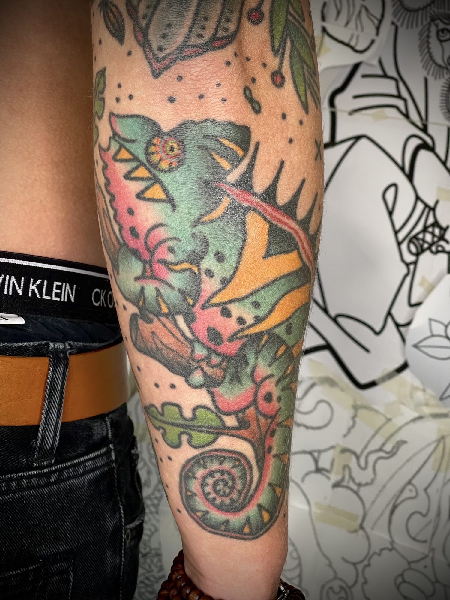 Chamäleon am Unterarm, Tier Tattoo von Salle bei Eine Liebe Tätowiergeschäft in Bochum