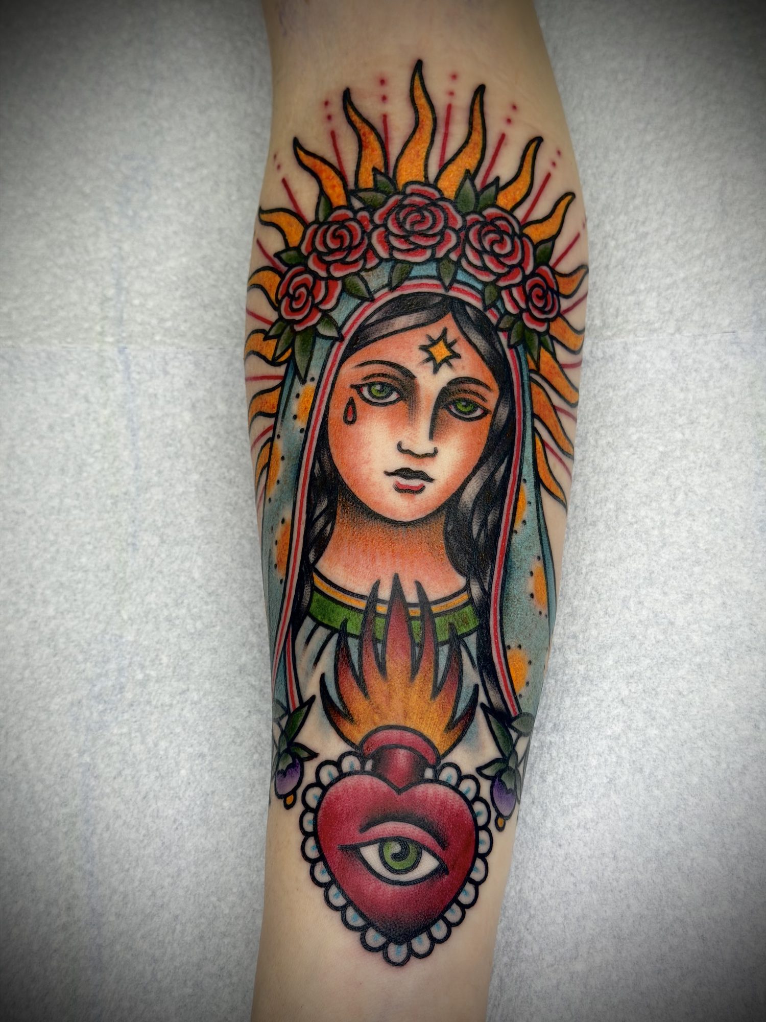 Madonna mit Heiligem Herz am Unterarm, Traditional Tattoo von Salle bei Eine Liebe Tätowiergeschäft in Bochum