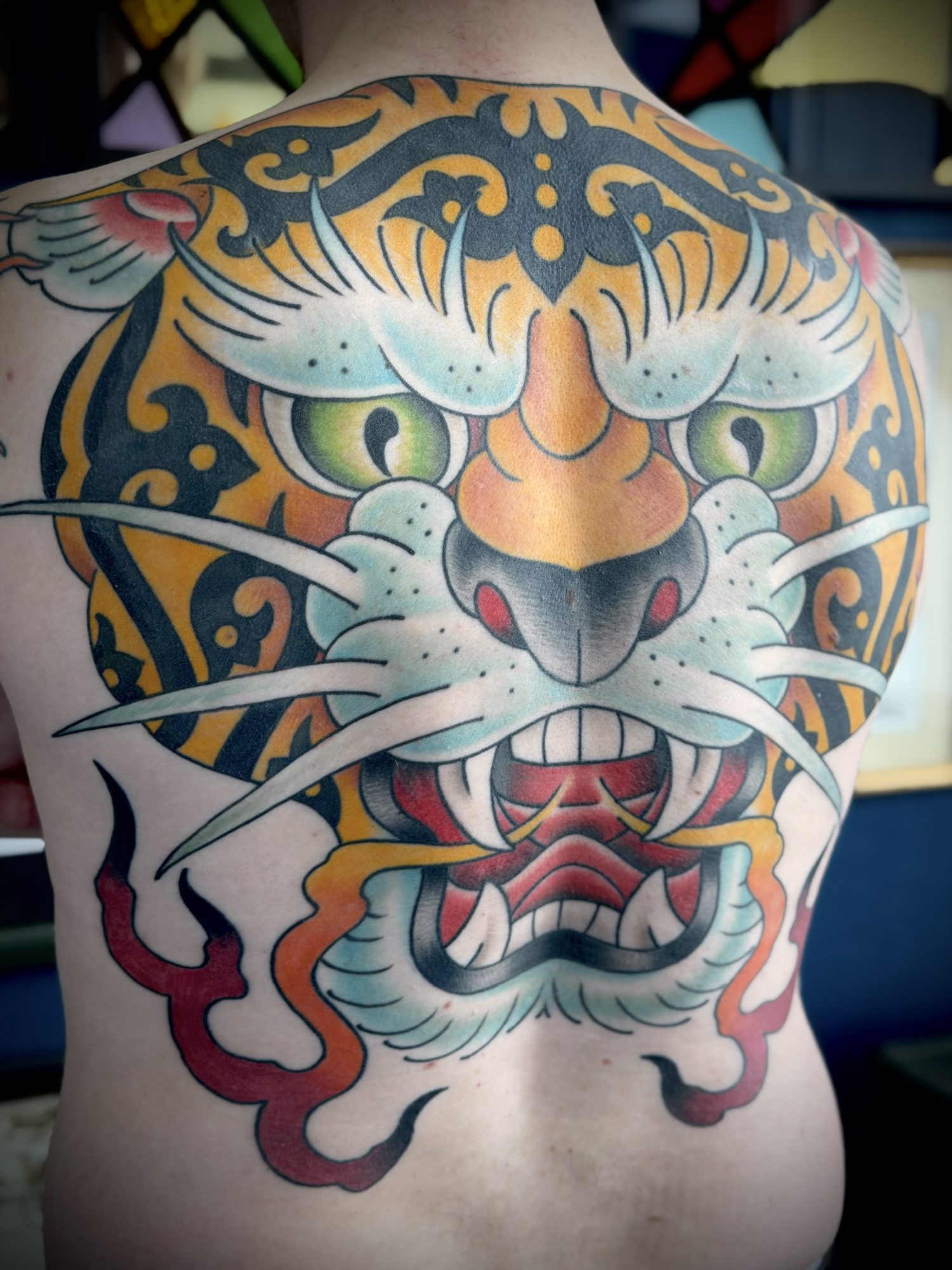Tigerkopf auf dem Rücken, Traditional Tattoo von Salle bei Eine Liebe Tätowiergeschäft in Bochum
