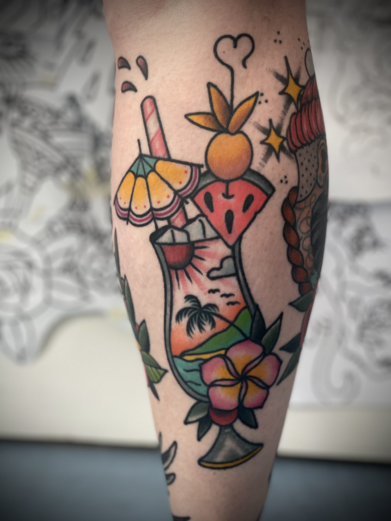 Tropischer Cocktail am Unterarm, Traditional Tattoo von Salle bei Eine Liebe Tätowiergeschäft in Bochum