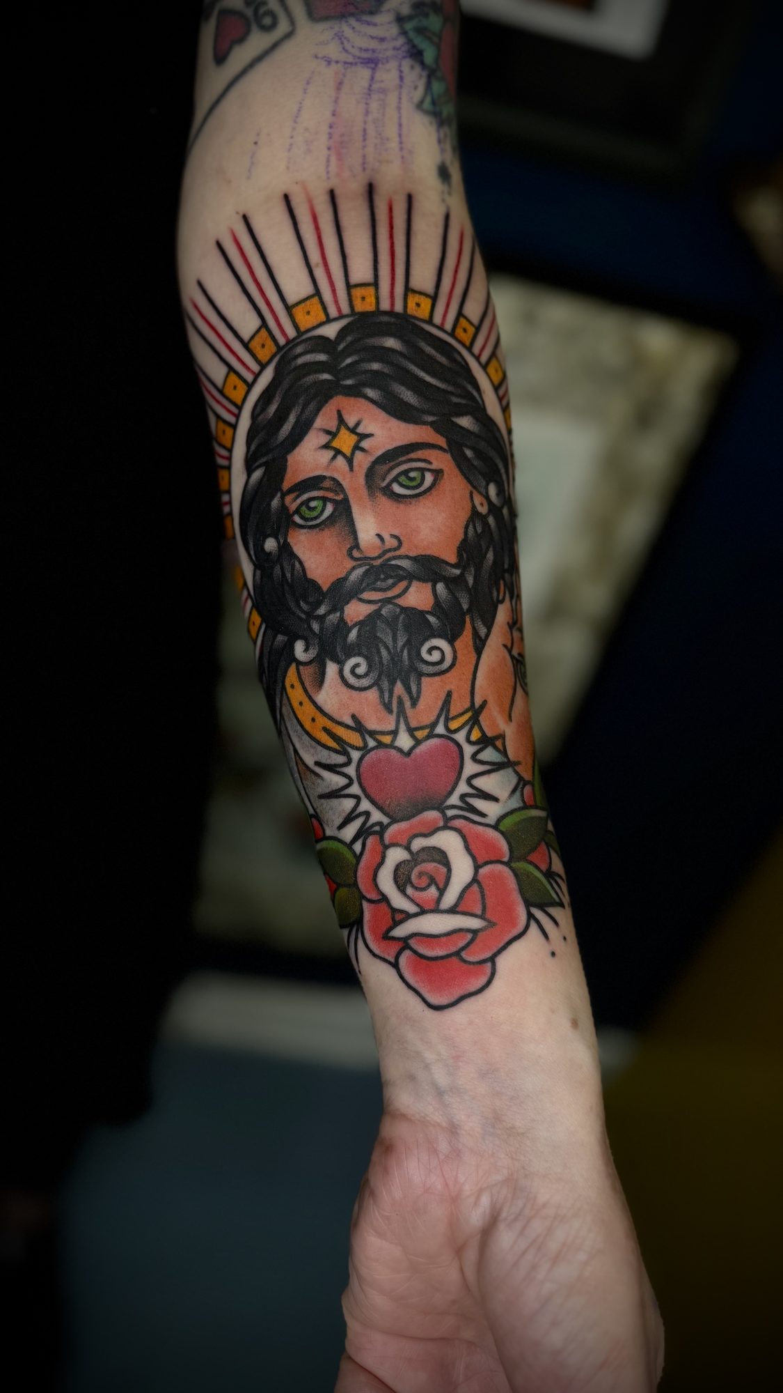 Jesus mit Heiligem Herz am Unterarm, Traditional Tattoo von Salle bei Eine Liebe Tätowiergeschäft in Bochum